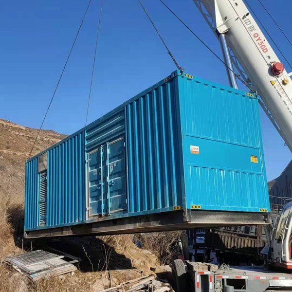 云岩发电机的发电效率受多种因素影响，主要包括以下几个方面：