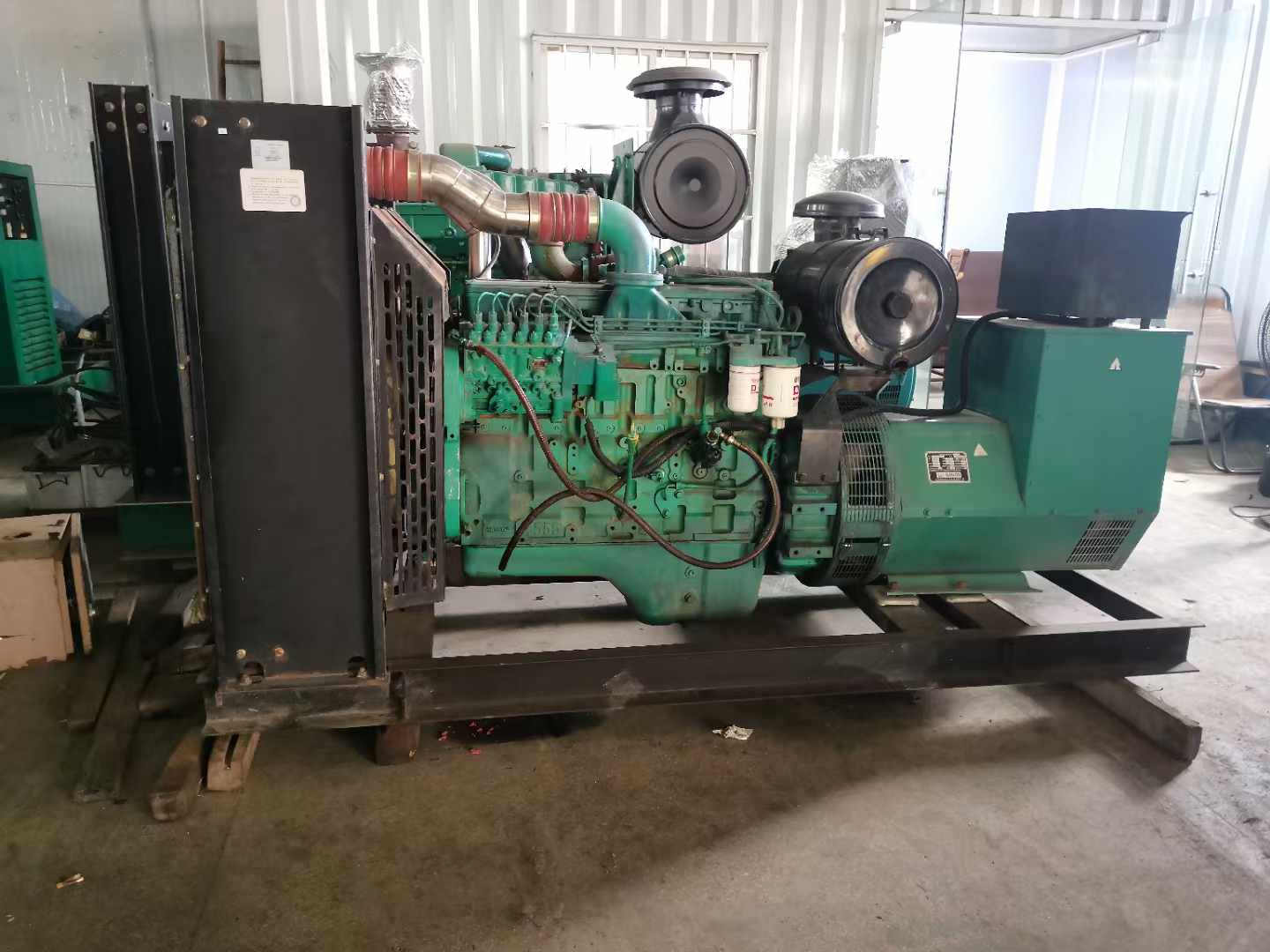 云岩发电机租赁如何确定电缆的承载电流是否在安全范围内？