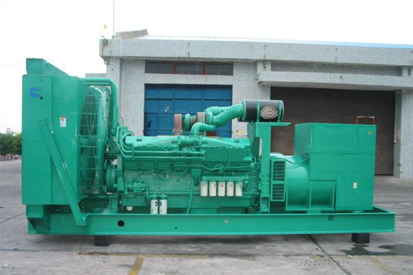 云岩工厂发电机应急发电时如何更准确地检查发电机状态？