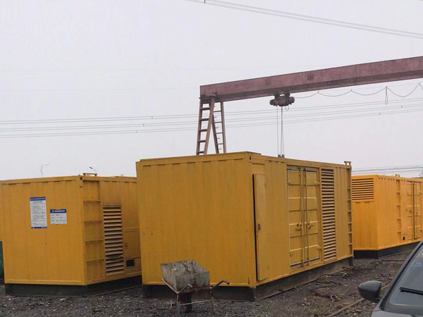 云岩100kw柴油发电机组每小时油耗？